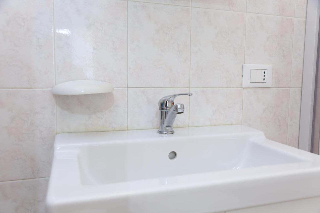 Luce Apartment Чефалу Екстериор снимка